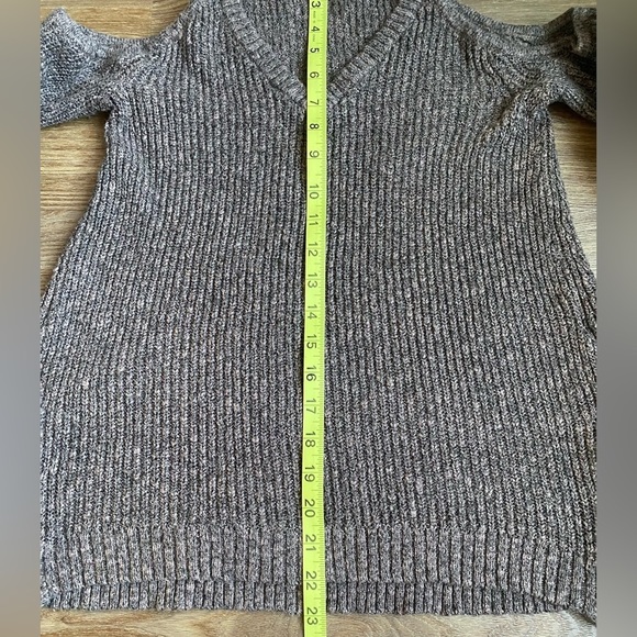 American Eagle Outfitters Cut Shoulder Sweater size S - Picture 5 of 7